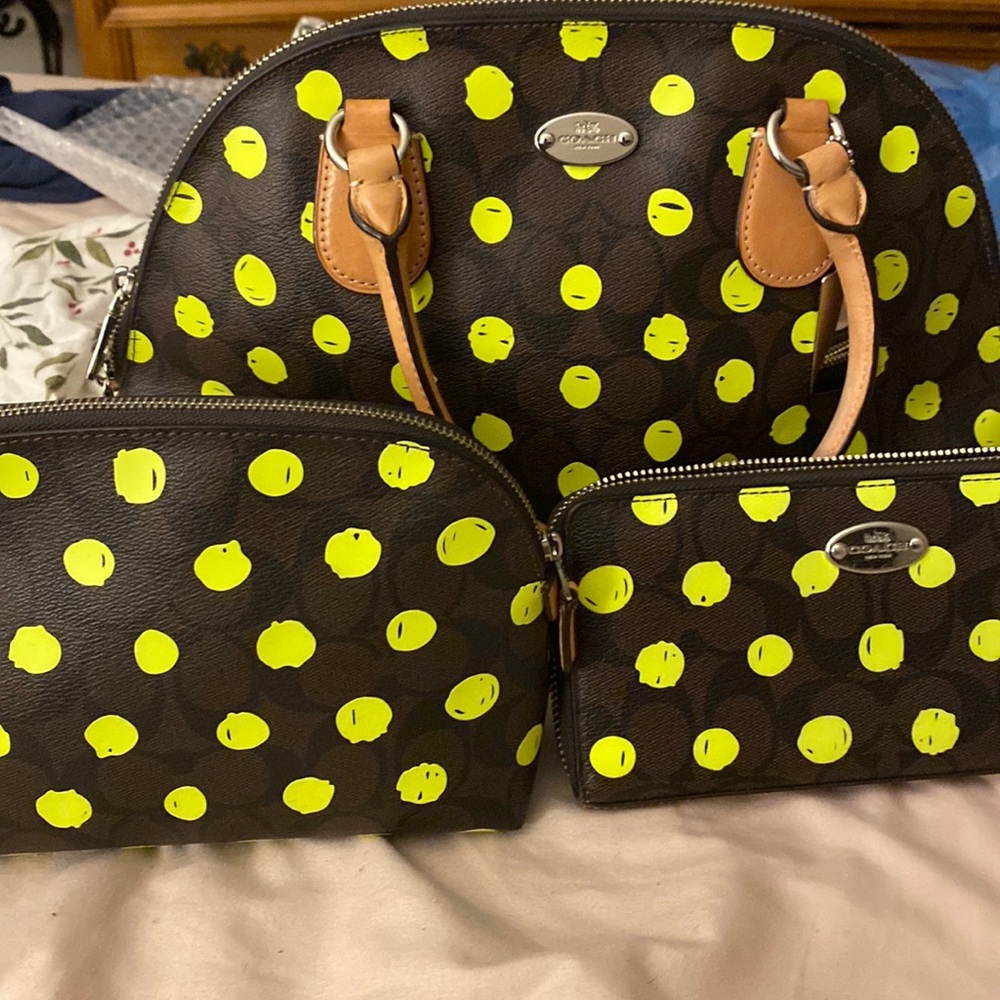 Bundle of 2. 🚨satchel has been sold🚨….makeup pouch and zipper wallet only!